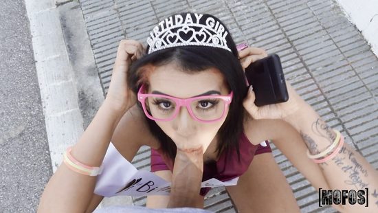 Prom queen fucks outdoors