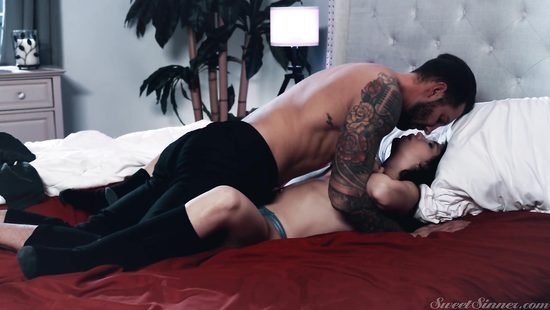 Inked buck fucks ravishing brunette