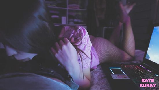 Pretty girl sucks so well