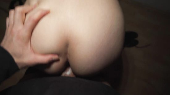 Tattooed sex diva makes her guy enjoy oral sex