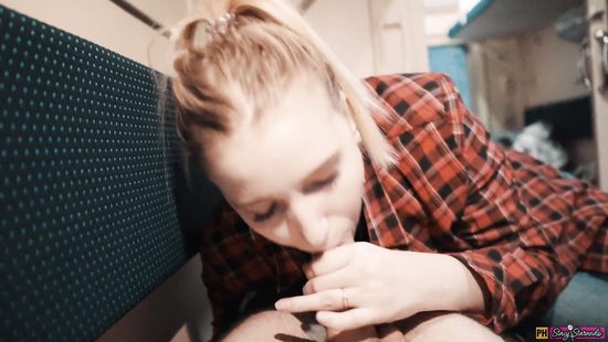 Random girl favors a guy with some cock sucking