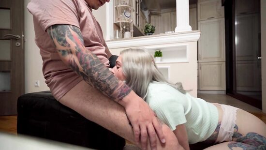 Russian blonde gets her shaved kitty ploughed