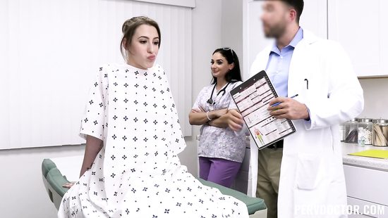 Gynecologist and nurse fuck a sexy patient