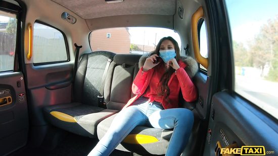 Picked-up bimbo sucks and rides in a car