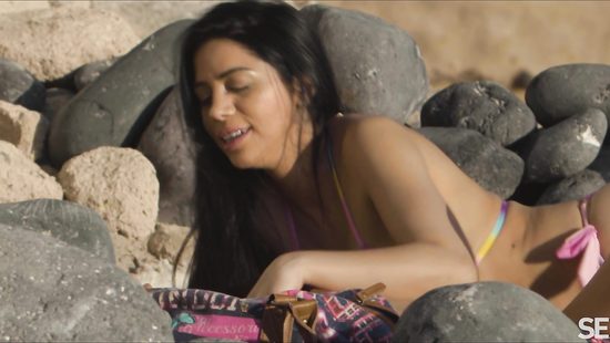 Steaming hot lesbians fuck on the beach