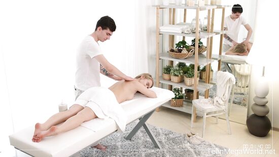 Masseur explores pussy of a Russian nymph