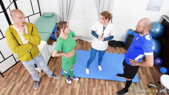 Bald masseur fucks petite girl