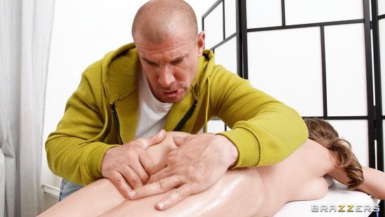 Bald masseur fucks petite girl