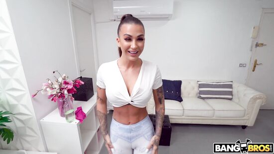 Babe fucked in the kitchen