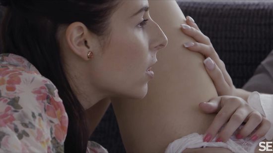 Lesbian babes are lovemaking