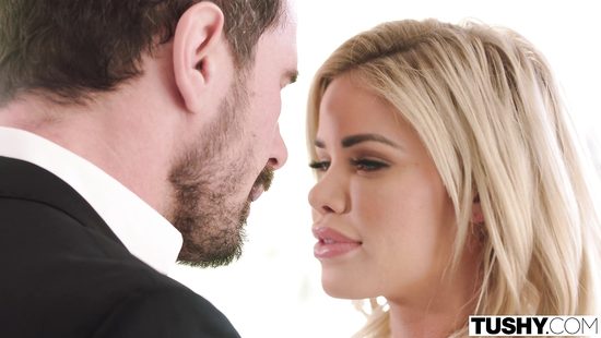 Mammoth cock logged in slut's butt