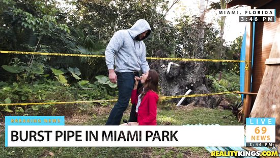 Hot dame fucked outdoors