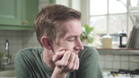 Sexually adventurous couple smash in the kitchen