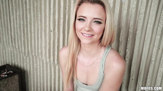 Horny teens fucking outdoors like maniacs