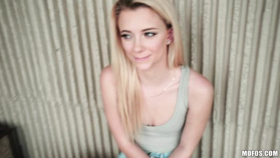 Horny teens fucking outdoors like maniacs