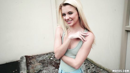 Horny teens fucking outdoors like maniacs