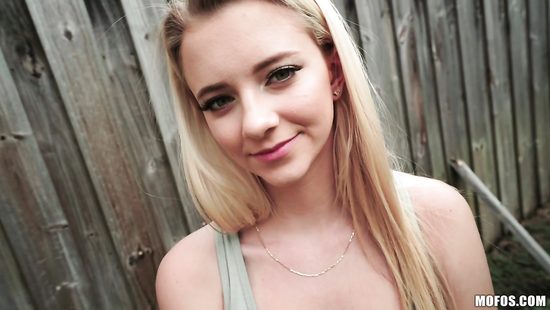 Horny teens fucking outdoors like maniacs