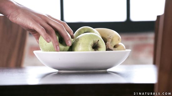 Stud delivers his lady some orgasmic pounding on a table