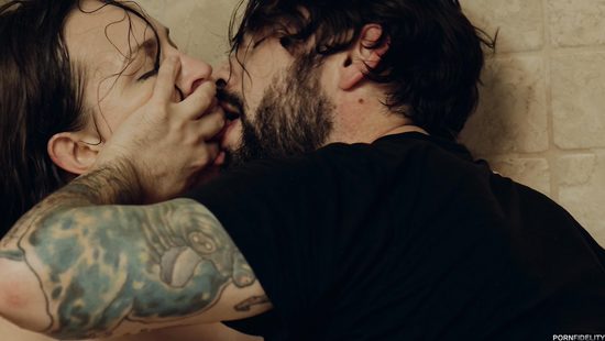 Huge shaft makes whore scream her lungs out