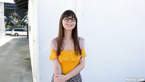 Naughty lovebirds smashing at janitor's closet