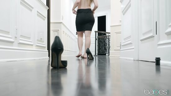 Blonde delighting a palpitating shower sex