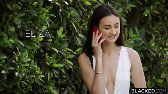 Curvy chick hooked to BBCs going forward