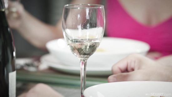 Teen beauty amazes with her sex appeal