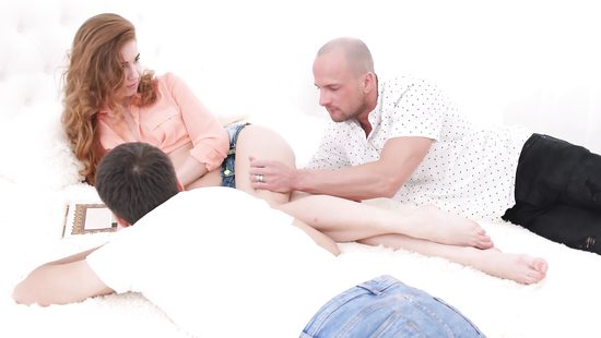 Ruthless studs nail skank in a palpitating threesome