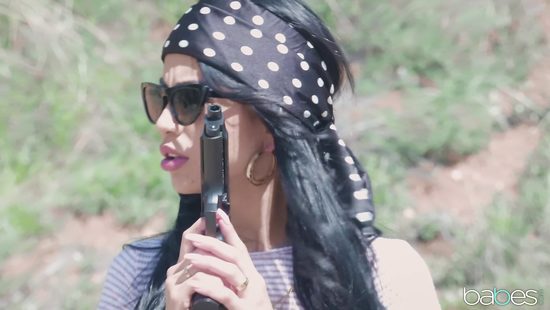 Super horny lesbian gangsters