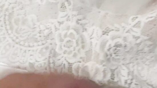 Дрочит на трусики мамы