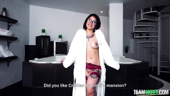 Showing homemade naughty things on camera