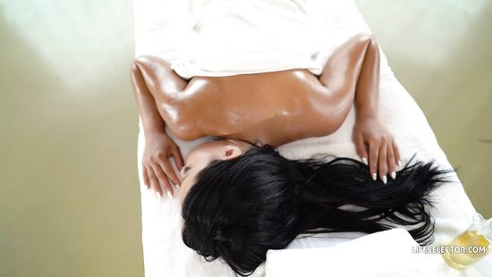 Asian booty in oil makes the day better