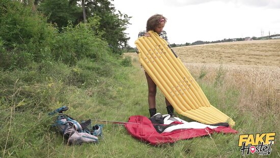 Tourist dating doesn't go without a fuck