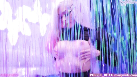 Anal girls have a night out with a dildo