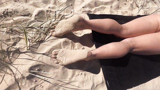 A beach girl you want to meet