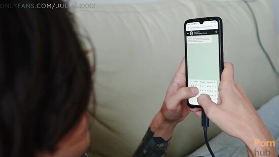 They don't like shy people in this one-bedroom