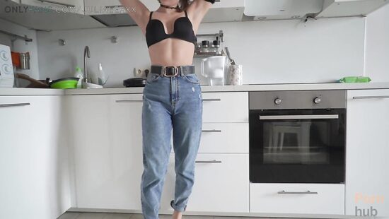 They don't like shy people in this one-bedroom