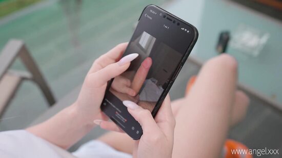 Sucked her stepbrother's cock while talking to her boyfriend