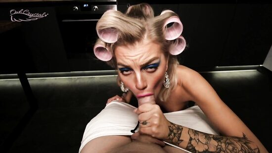 Drunk stepmother's not the mistress of her cunt