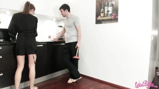 Accessing Lexa's housewife pussy