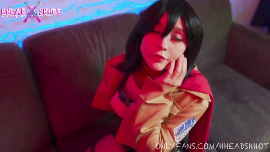 Alice sets her firm ass up for anal penetration for the first time