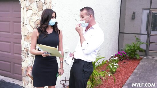 The realtor offers to discuss the details later