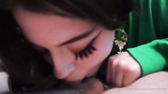 Порулярная тик-токерша Hannahowo