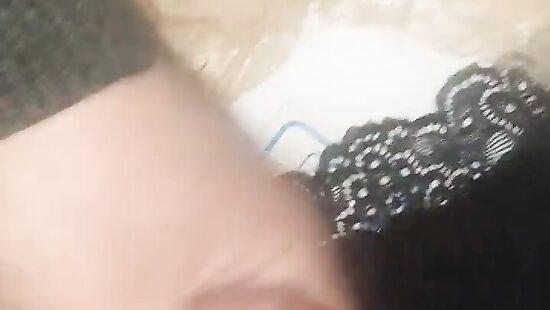 Нашел трусики мамы друга  и кончил на них