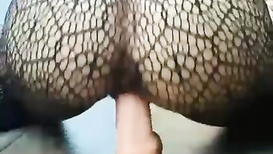 Трахаю себя в киску своей игрушкой