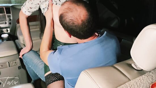 RouzLuxury reveals not only her talents, but also her pussy...