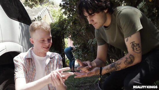 Both are obliged to please the woman