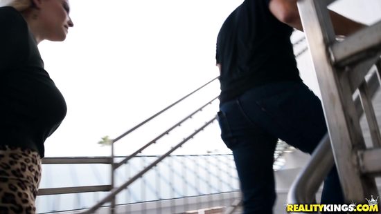 Busty blonde in random amateur cam shag