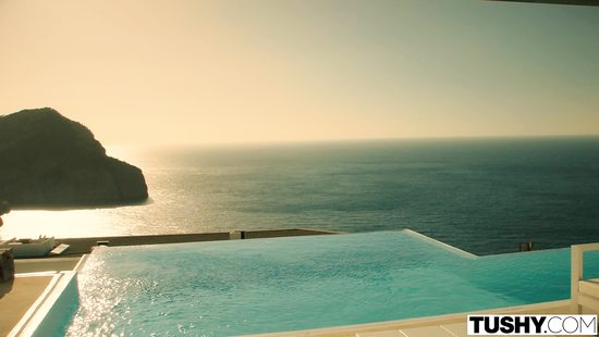 Ginger slut parks huge dick in the bum