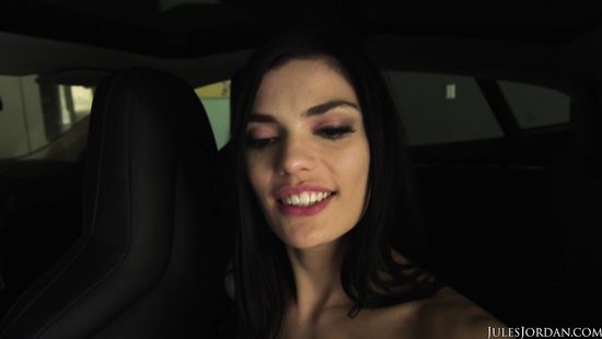 Daring bitch rode Manuel Ferrara's 8 inch